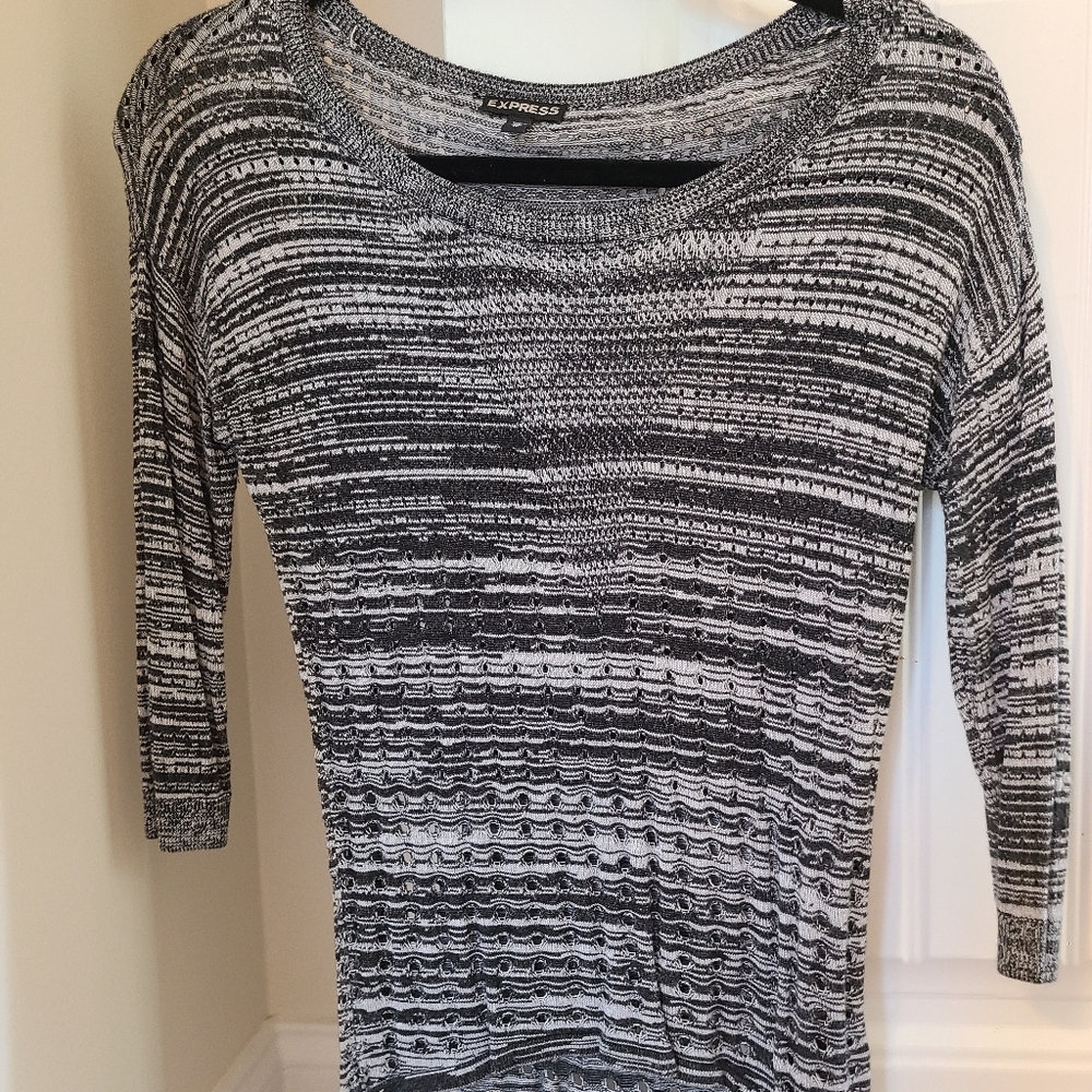 Grey top